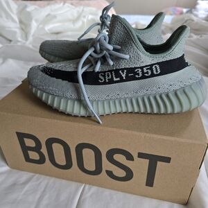 Yeezy boost 350 V2 in "salt" size 7.5